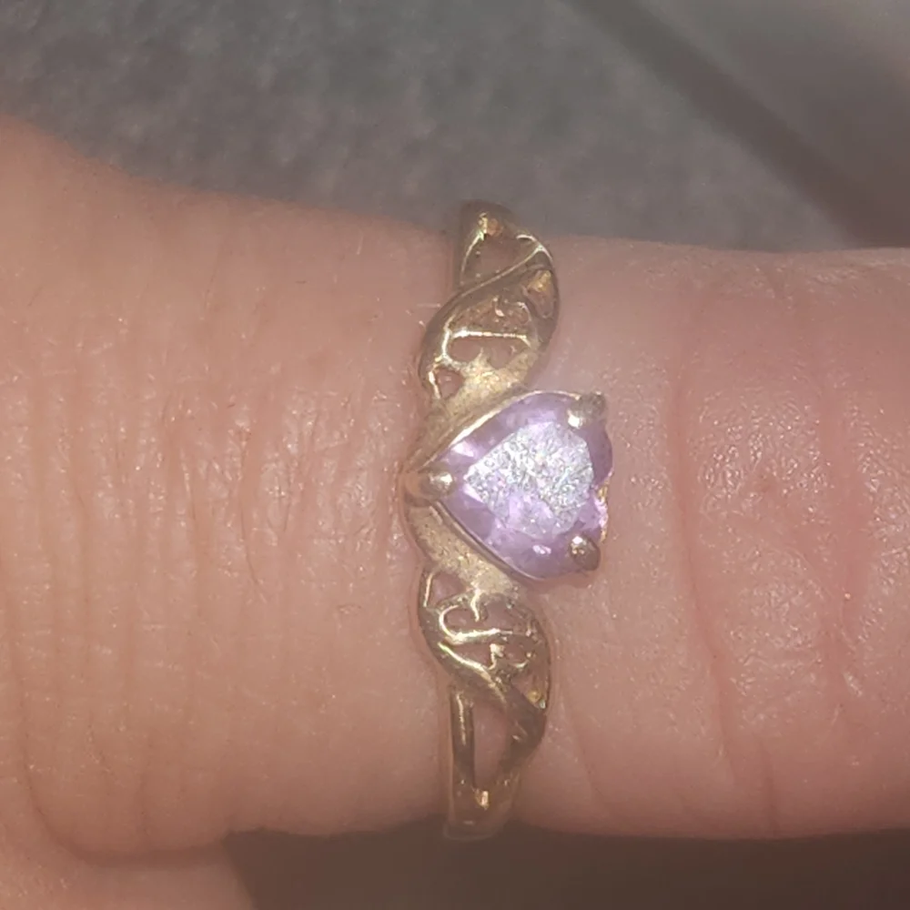 10kt Gold Heart Ring with Amethyst - Picture 3 of 15